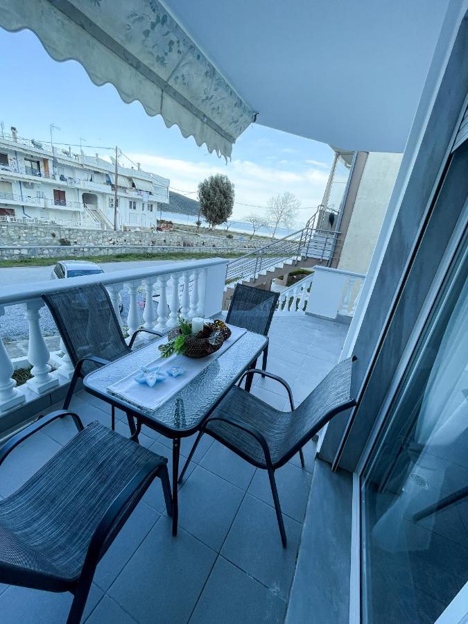 Coastline Apartment Néa Péramos Exterior foto