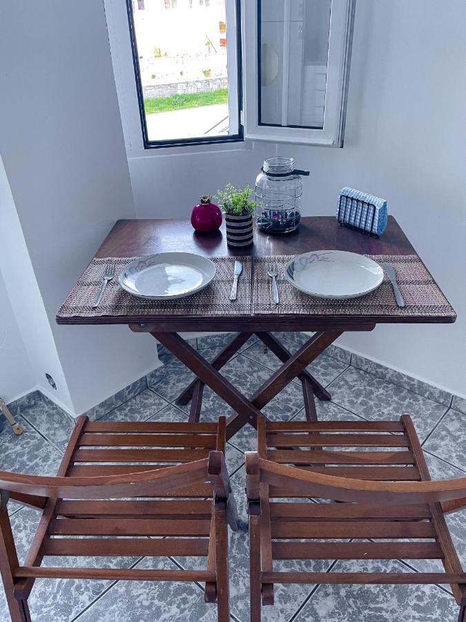 Coastline Apartment Néa Péramos Exterior foto
